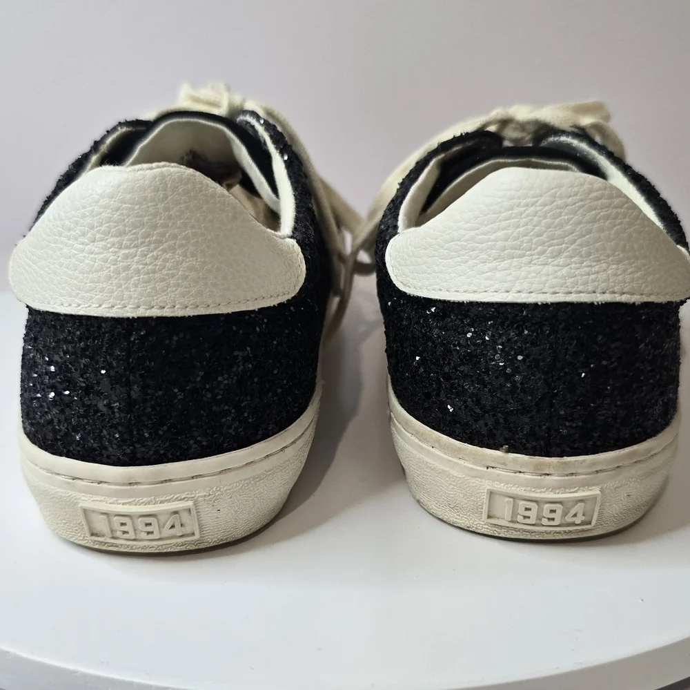 ⭐️40% Off⭐️ Old Navy Court Sneaker in Black Glitter